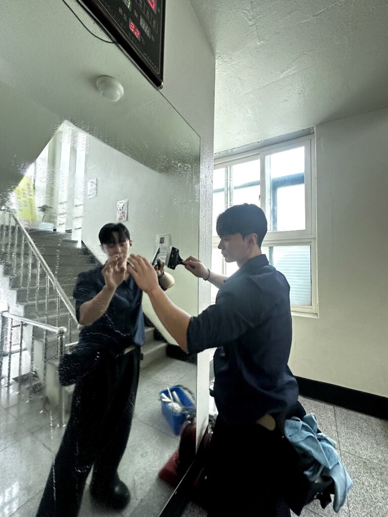 {"ARInfo":{"IsUseAR":false},"Version":"1.0.0","MakeupInfo":{"IsUseMakeup":false},"FaceliftInfo":{"IsChangeEyeLift":false,"IsChangeFacelift":false,"IsChangePostureLift":false,"IsChangeNose":false,"IsChangeFaceChin":false,"IsChangeMouth":false,"IsChangeThinFace":true},"BeautyInfo":{"SwitchMedicatedAcne":false,"IsAIBeauty":false,"IsBrightEyes":false,"IsSharpen":false,"IsOldBeauty":false,"IsReduceBlackEyes":false},"HandlerInfo":{"AppName":2},"FilterInfo":{"IsUseFilter":false}}